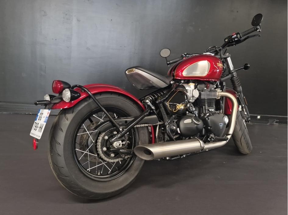 TRIUMPH Bonneville Bobber 1200 GOLD LINE EDITION