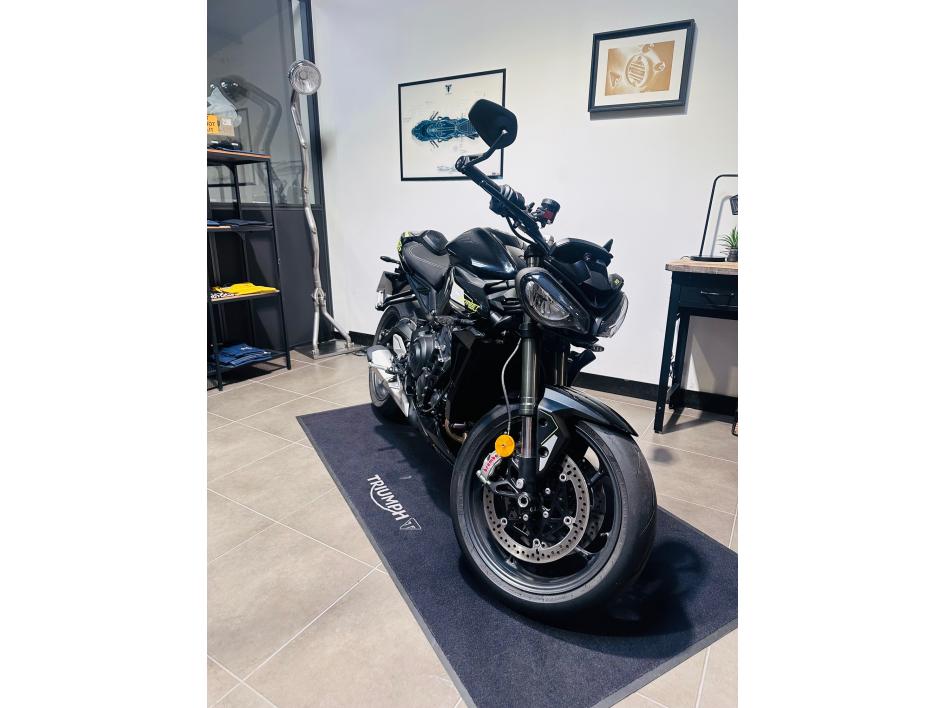 TRIUMPH STREET TRIPLE 765 RS