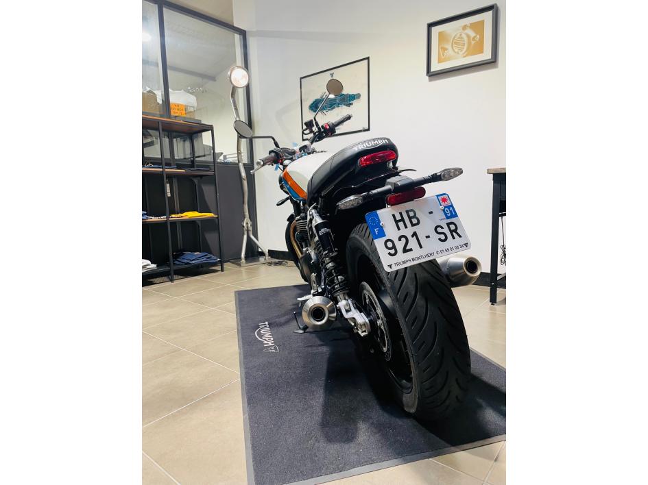 TRIUMPH SPEED TWIN 900