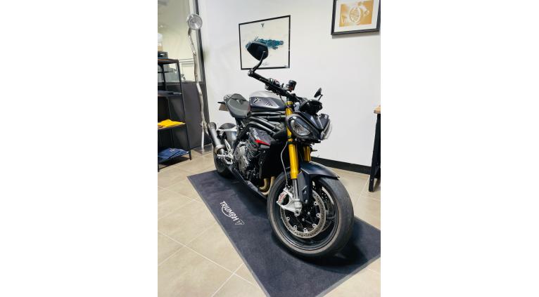 TRIUMPH SPEED TRIPLE 1200 RS