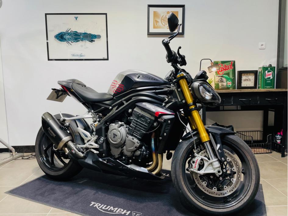 TRIUMPH SPEED TRIPLE 1200 RS