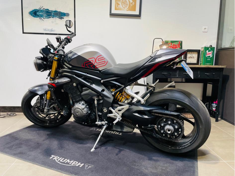 TRIUMPH SPEED TRIPLE 1200 RS