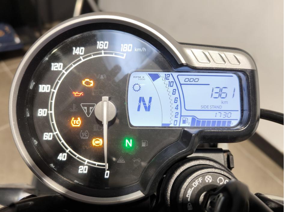 TRIUMPH SPEED 400 (COMPATIBLE PERMIS A2)